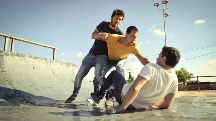 Ты - баба, я - Ахмат-Восток: Штурм алкомаркета прошёл успешно. Теперь бородатым семьянинам придётся объясниться