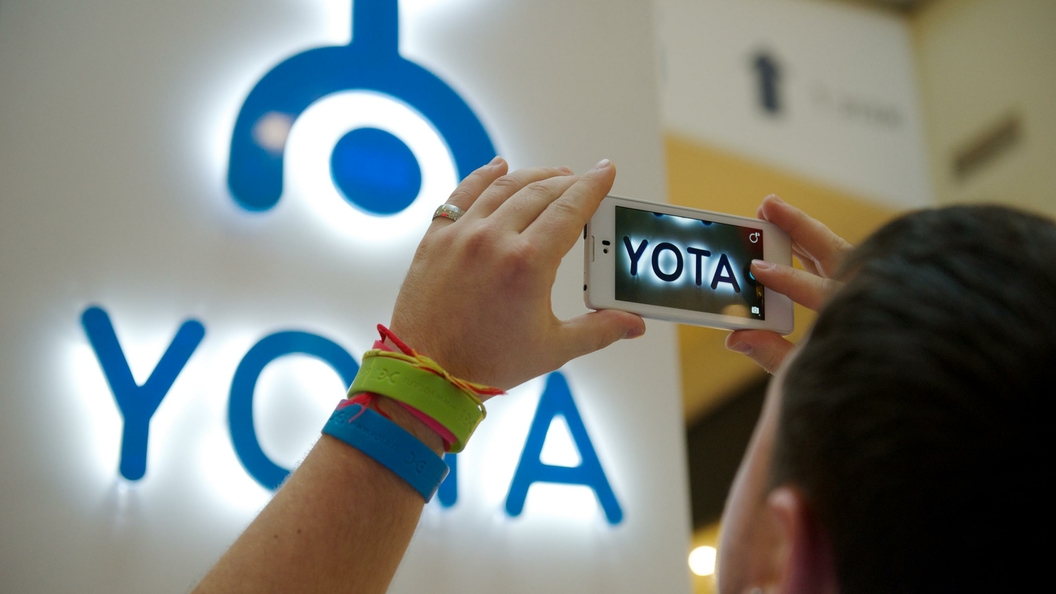 Названа дата продаж YotaPhone 3 в России Названа дата продаж YotaPhone 3 в России