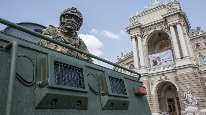 Украинская БРДМ-2 встала на защиту жителей Донбасса: Луганским бойцам понадобилось два шага