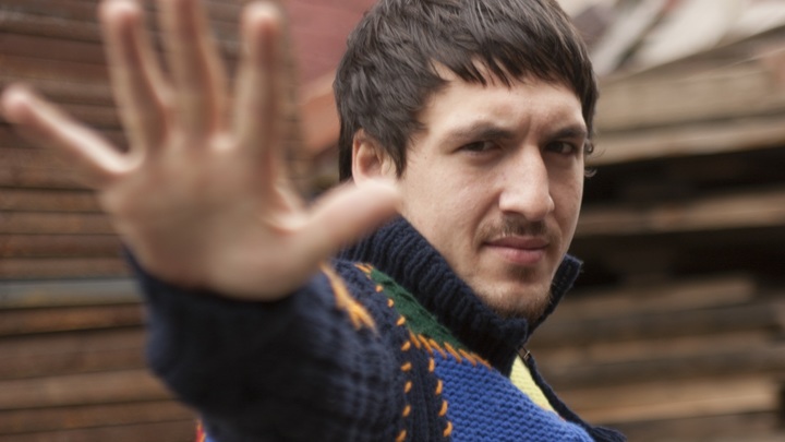 Актёр Артур Смольянинов не верит в геноцид русских в Донбассе: Покажите!