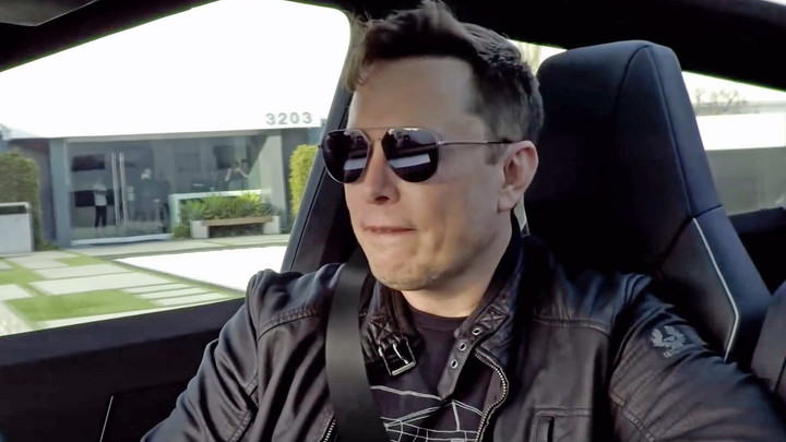 Батут работает: Илон Маск шесть лет ждал, чтобы ответить на шутку Рогозина