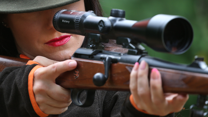 Бежав в Бельгию, правнучка Чкалова предложила расстреливать русских