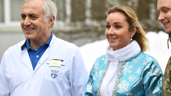 Ожоги, обморожения и праздничное сердце. С чем приходится работать врачам в новогоднюю ночь