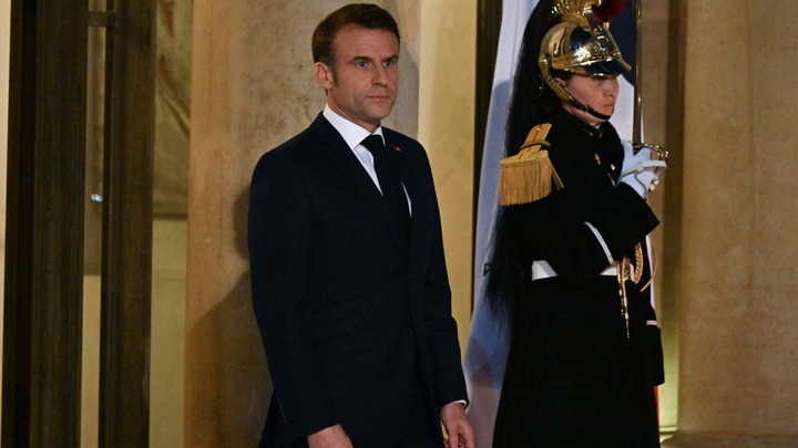 Разжечь третью мировую войну ради власти: Инициативы Макрона становятся опасными для Франции