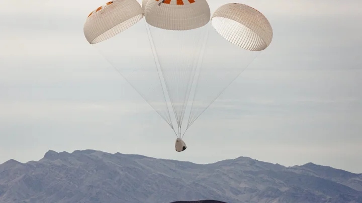 Таинственный парашют с ящиком приземлился в Башкирии: На месте работают саперы и ФСБ