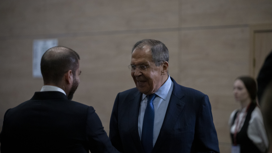 Не просто шарф. Премьер-министр Индии сделал Лаврову необычный подарок
