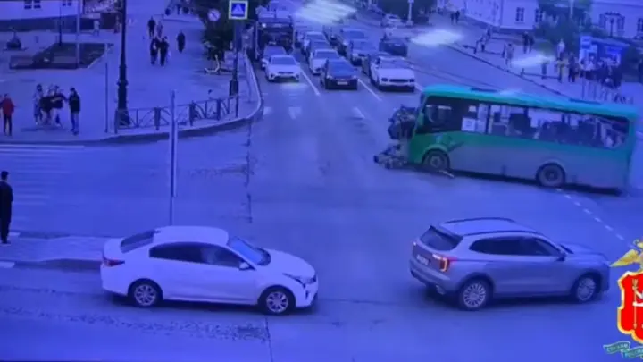 В Екатеринбурге водитель-мигрант на автобусе убил четырёх человек и въехал в храм