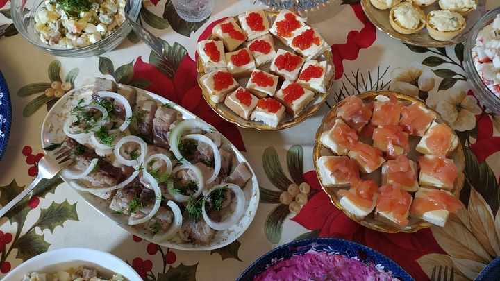 Блюда на Новый 2023 год: чем порадовать родных и близких