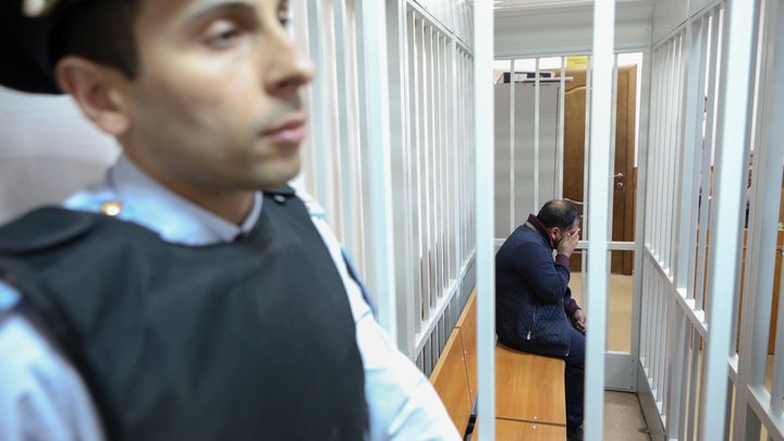 Обманул на 800 тысяч: в Геленджике начальника ЖКХ обвинили в мошенничестве