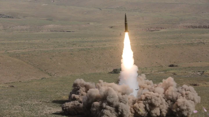 Появились первые кадры ракетного удара по Новомосковску: После этого глава Сухопутных войск подал в отставку