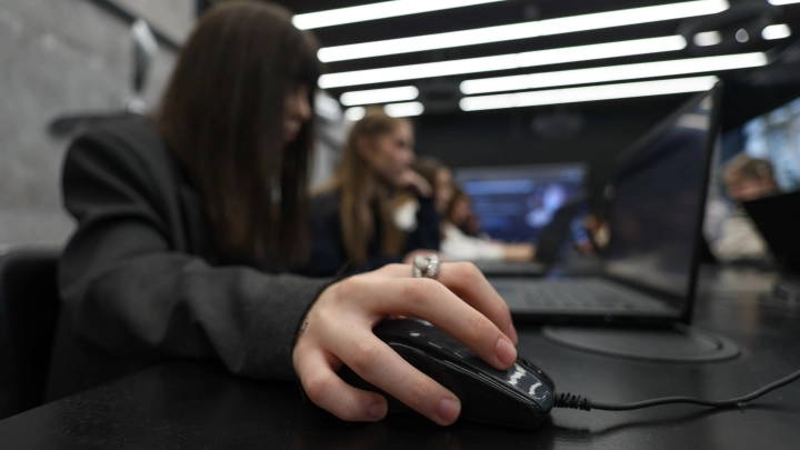 Трактор оставил жителей подмосковного Сабурово без связи на три дня