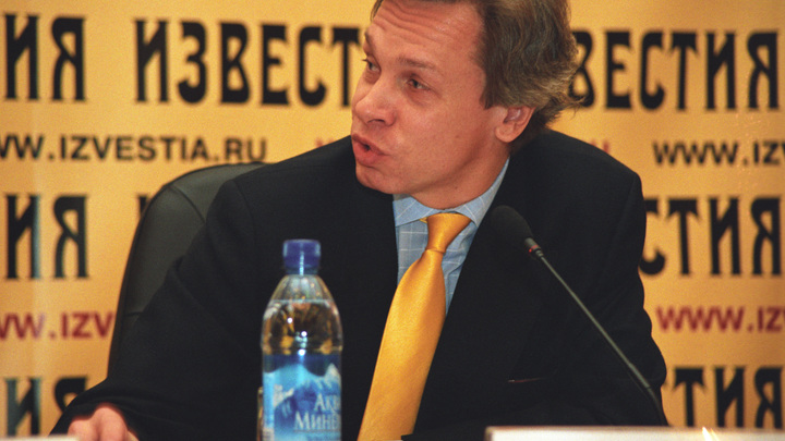 Скушать Twix перед выступлением в варьете: Пушков дал советы экс-президенту Эстонии