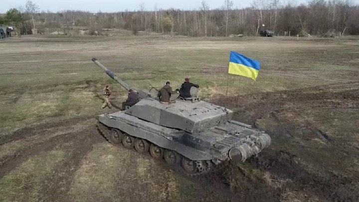 Британский танк Challenger 2 стал символом провала ВСУ - Forbes