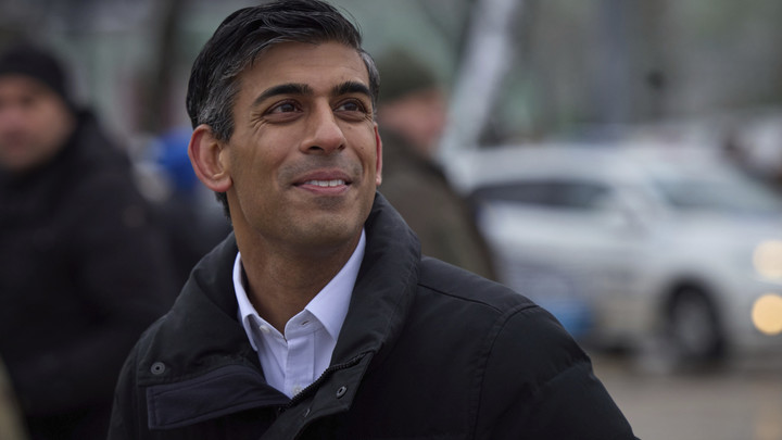 Британские министры вместо повышения зарплат предложили медработникам успокоиться