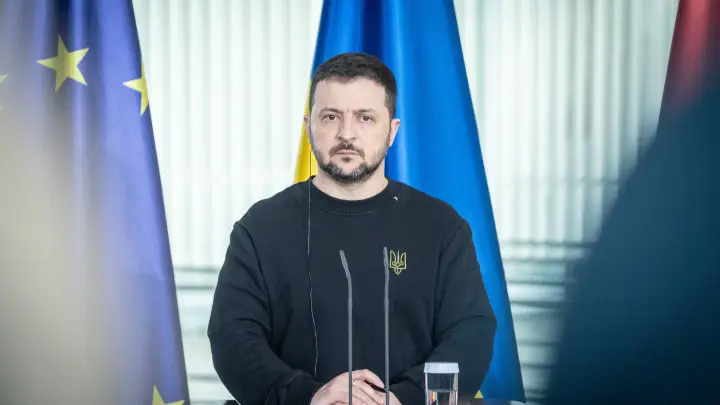 Владимир Зеленский анонсировал санкции против помогающих России стран