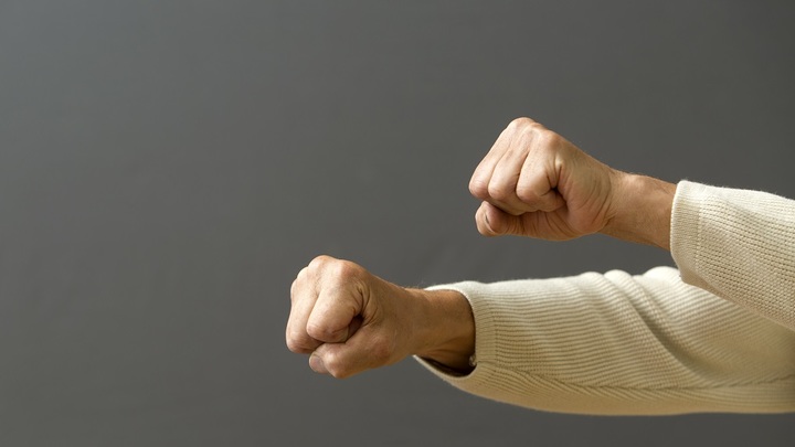 Драку разняли проводники: На бизнесмена Трабера напали во время перелёта