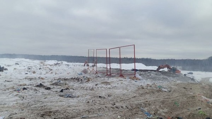 Мусорный полигон Залесье в 20 километрах от Иванова горит уже неделю