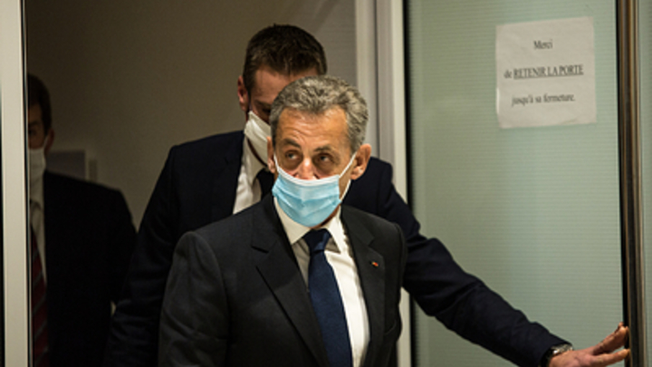 Политолог: Приговор Саркози - доказательство кризиса во Франции