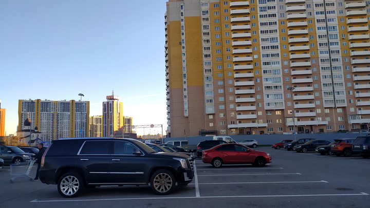 В Петербурге введут поминутную плату за парковку: когда она начнёт действовать