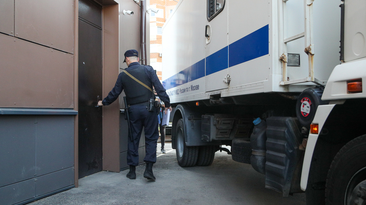Работа за еду и сон: В Ростовской области из рабства цыган спасли 18 человек