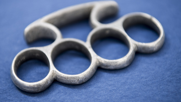 Брату не жаловалась и кастета не было? Защитники убийцы из Сбера изложили свою версию