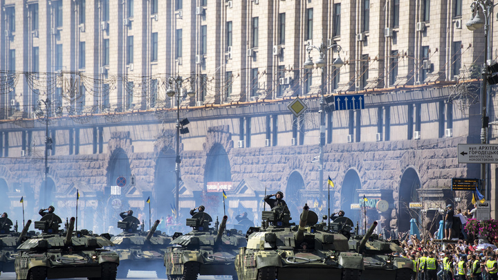 Главком ВСУ Залужный ждёт танки России в Киеве. И неспроста