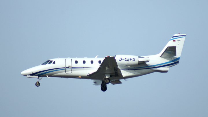 Экстренная посадка без одного колеса: Учебный полёт обернулся аварийной ситуацией