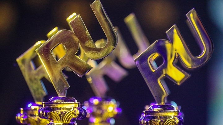 Больше 20 миллионов просмотров: Сериалу Девочка и робот дали Премию Рунета