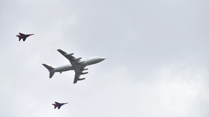 Немецкие истребители подняли в небо из-за русского военного самолёта Ил-20М