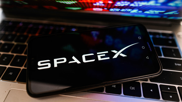 Белый дом отказался идти против Илона Маска и SpaceX. Но с оговоркой