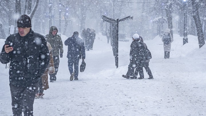 Сугробы в Москве начнут таять не раньше первой декады апреля