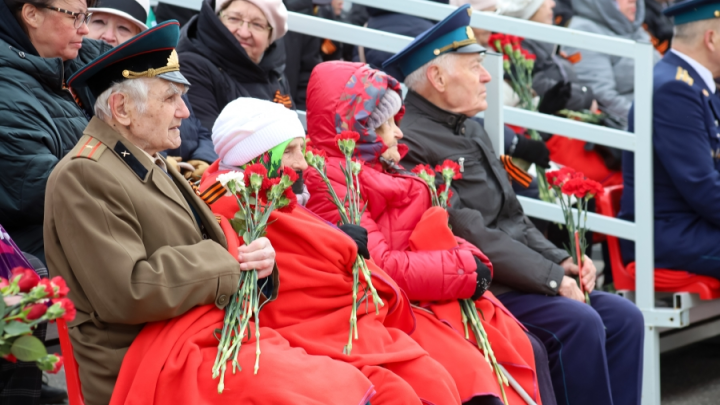 Ветеранов Пермского края наградили медалями к 80-летию Великой Победы