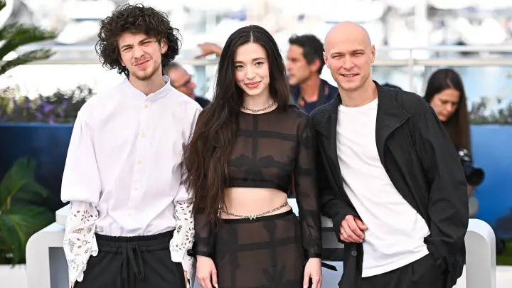 От Золотого Глобуса до Оскара: сможет ли Юра Борисов обойти Калкина в главной киногонке года