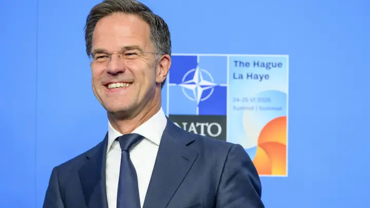 Рютте пришлось оправдываться за папочку-Трампа: Вы не так всё поняли