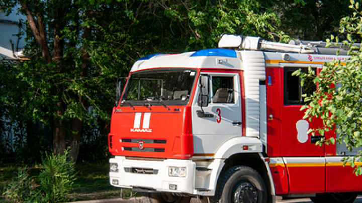 Выходные с огоньком. В кубанской столице сгорело кафе и часть местного парка