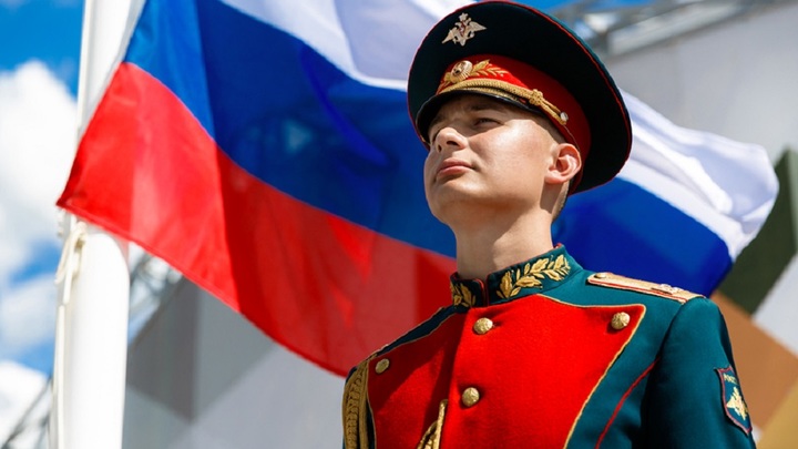 Над Каменкой-Днепровской водрузили флаг России