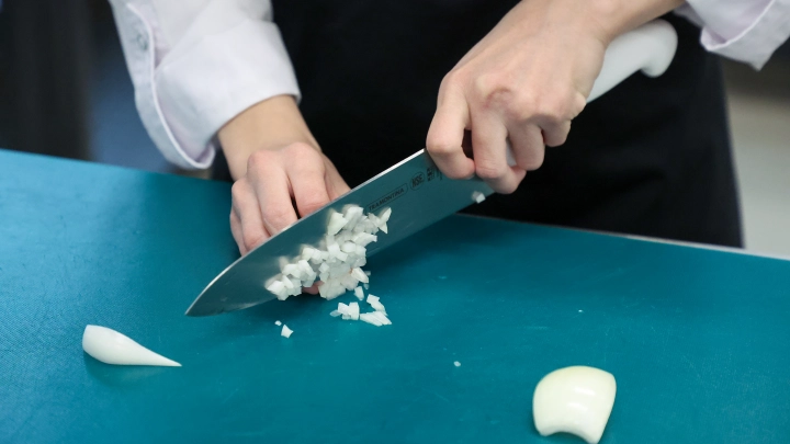 Кувончбек, обезглавивший мать, работал в популярном ресторане Екатеринбурга