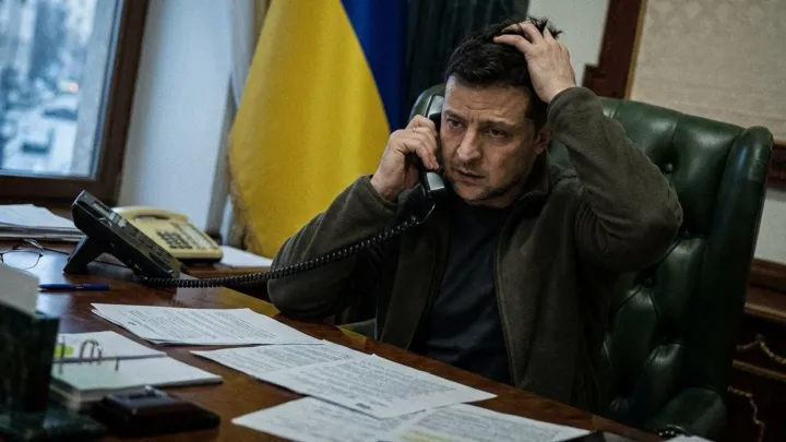 В CNN раскрыли детали утреннего ритуала главы киевского режима Зеленского