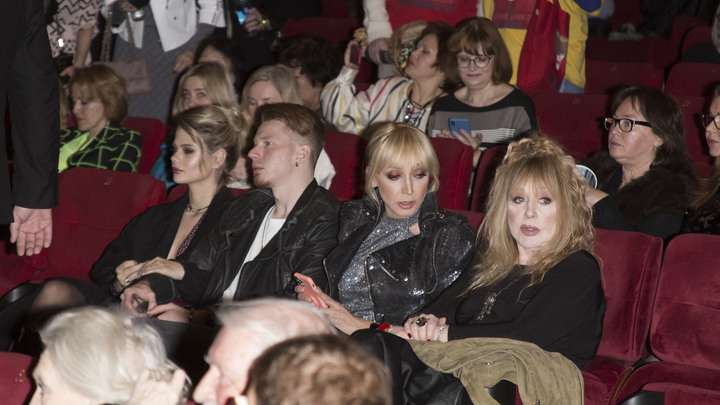 По примеру бабушки и матери: сбежавшего в США Никиту Преснякова разыскивают судебные приставы