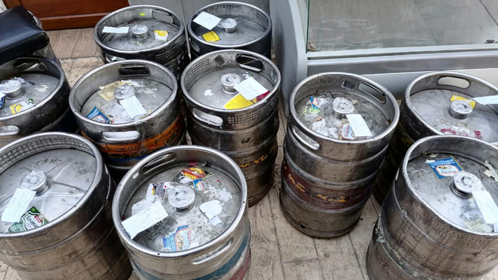 В Анапе из нескольких магазинов изъяли более тонны алкоголя