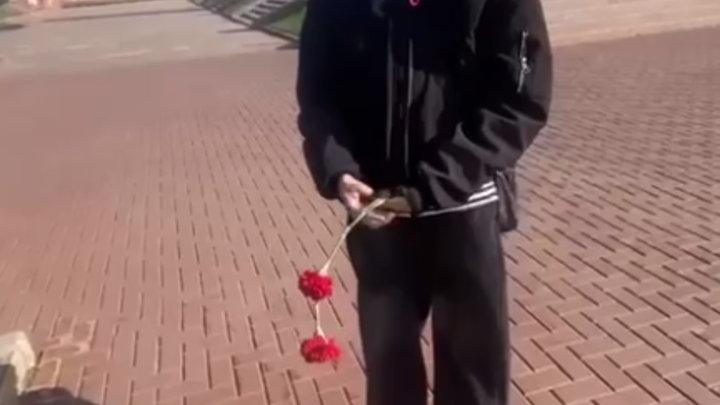 В Самаре полиция проводит проверку из-за действий молодежи у Вечного огня