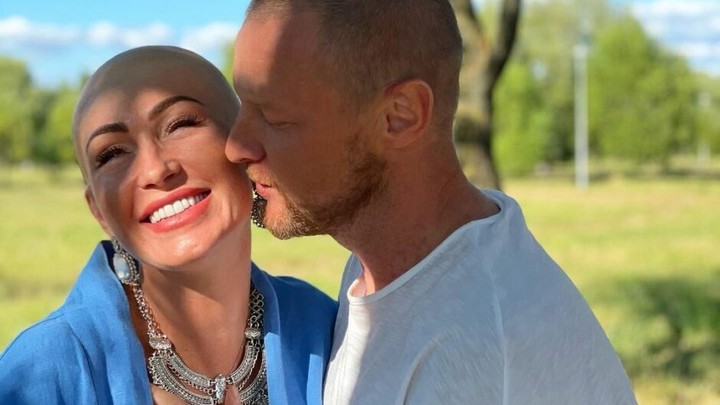 Начала все с чистого листа: зачем жена Вячеслава Малафеева побрилась наголо