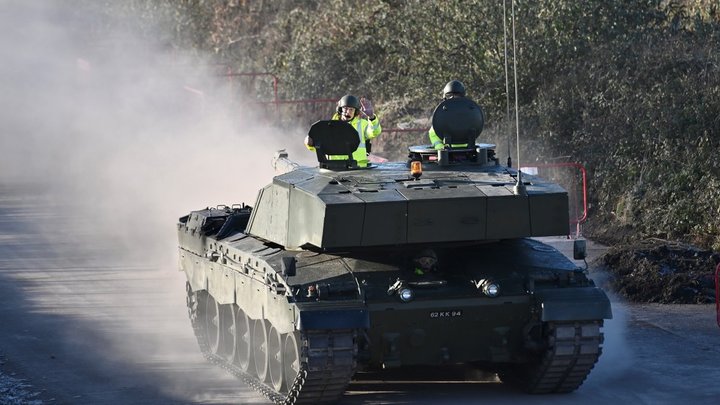 Сколько танков Киеву нужно для перелома в СВО? The Guardian озвучила трёхзначную цифру