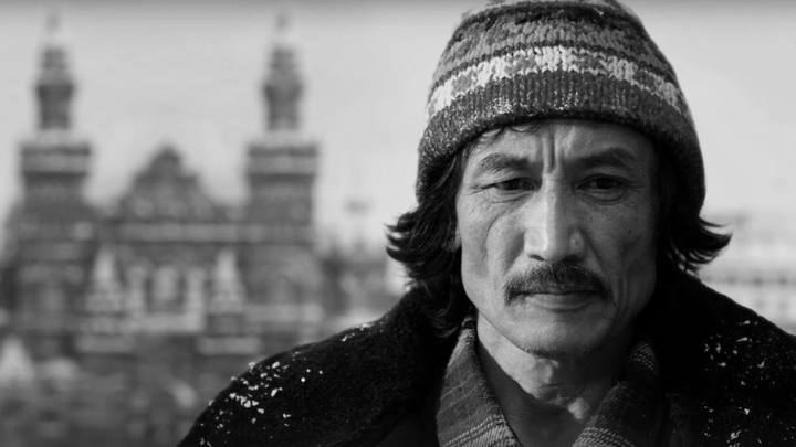 Сыгравший дворника в «Елках» актер Адылбек Атыхаев умер в возрасте 57 лет