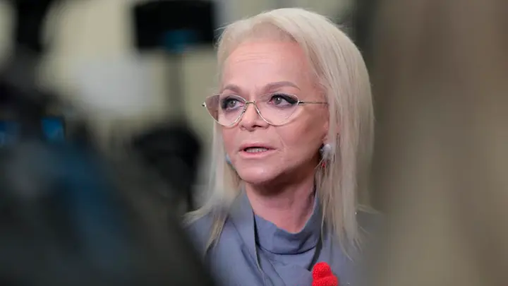 В Госдуме оценили идею лишить Долину звания народной артистки. Вот что сказали люди