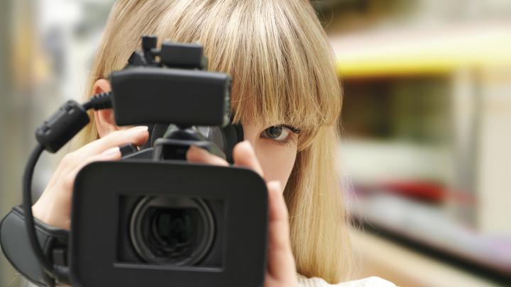 В обнажённой фотосессии в Дубае не было девушек из РФ. Собчак съязвила: Оп! И нет гражданства