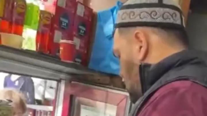 Вы не в ауле: русские мужчины пришли закрыть мигрантскую чебуречную в Копейске
