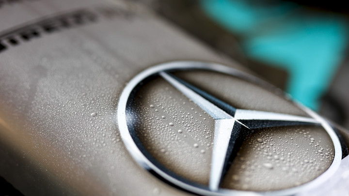 Mercedes-Benz готовится к сделке в России: Сотрудники компании массово ищут работу