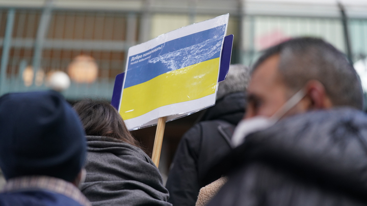 Источник раскрыл схему поставки оружия на Украину: В НАТО и ЕС недовольны