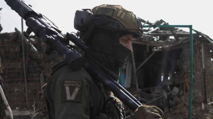 За гранью разумного: Ветерана СВО посадили в спецприёмник. Он рвётся в бой, а ему говорят Ждите!